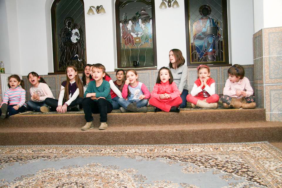 Colinde pentru credincioşii de toate vârstele 47785