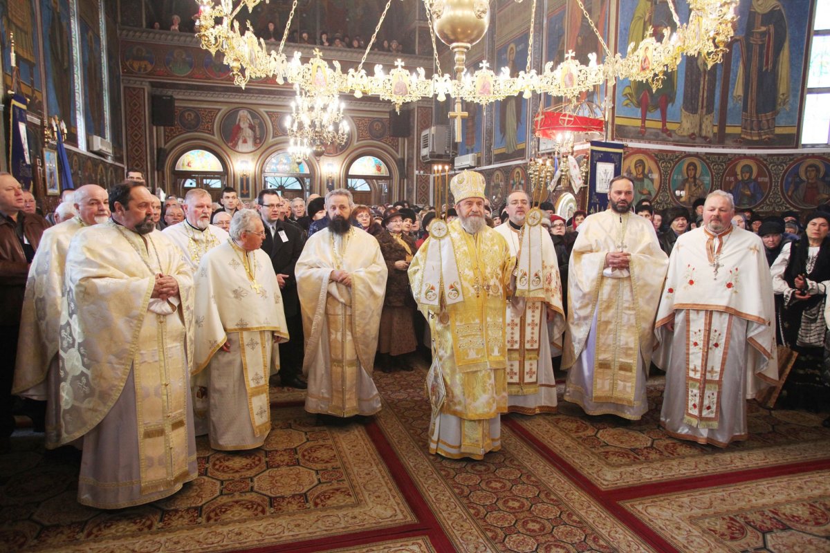 Slujiri arhiereşti în Duminica a 28-a după Rusalii 47771