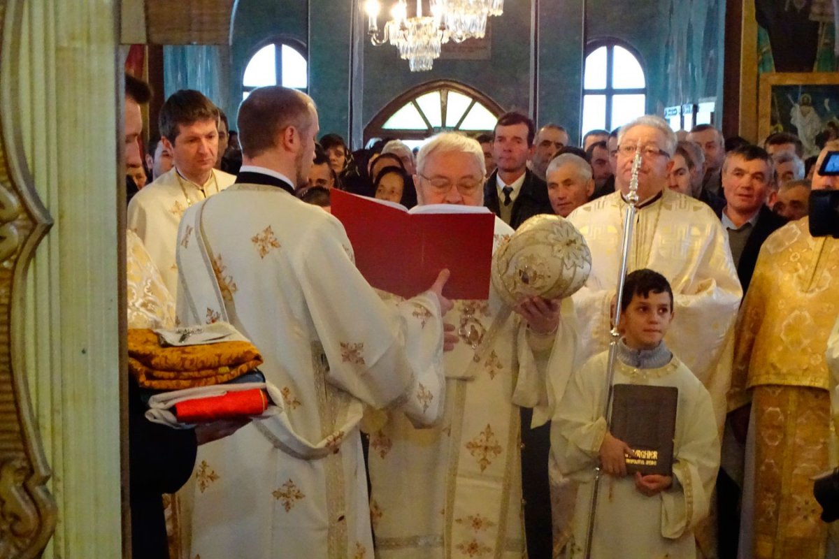 Slujiri arhiereşti în Duminica a 28-a după Rusalii 47781