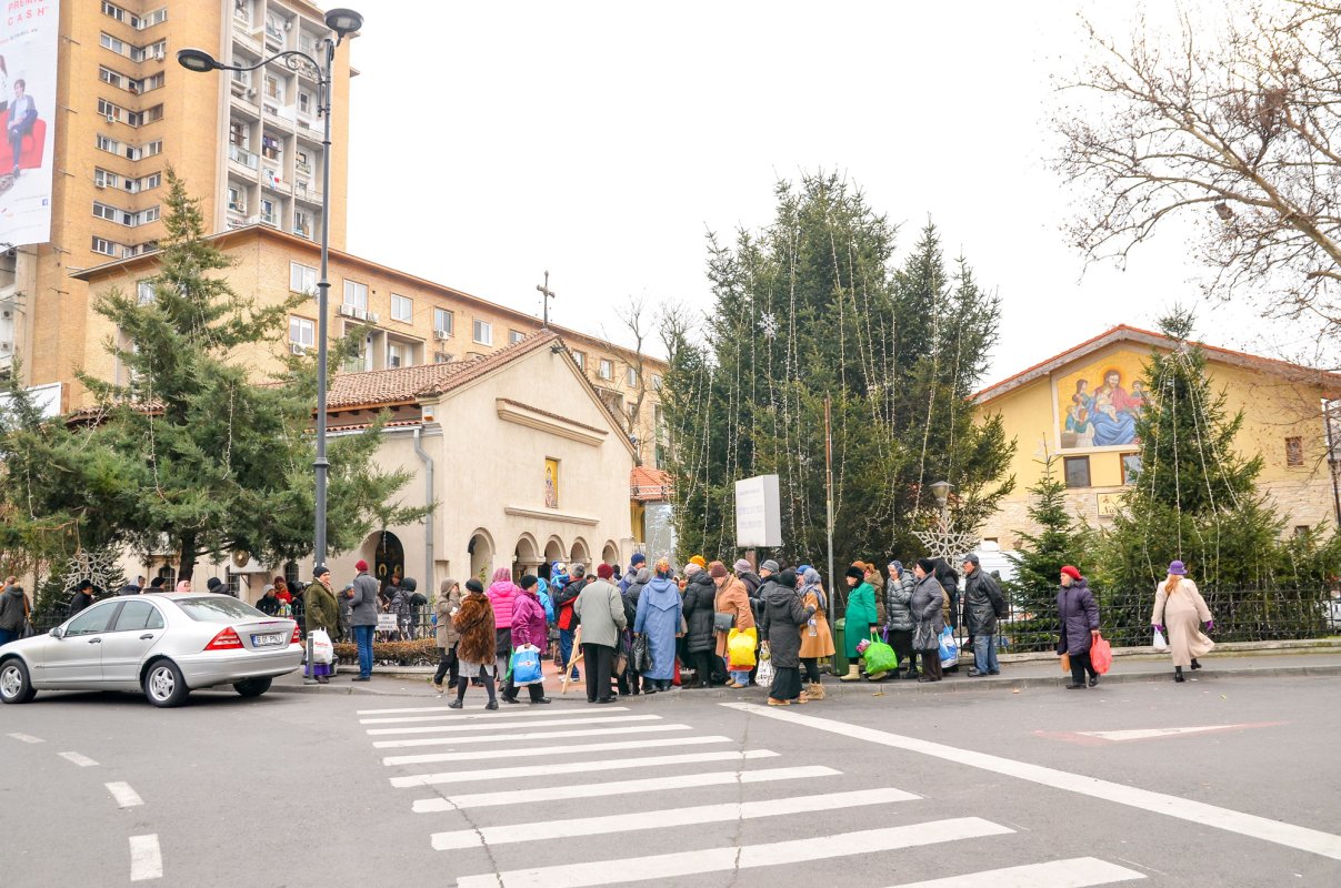 Vechea biserică a Sfântului Spiridon, în sărbătoare 47748