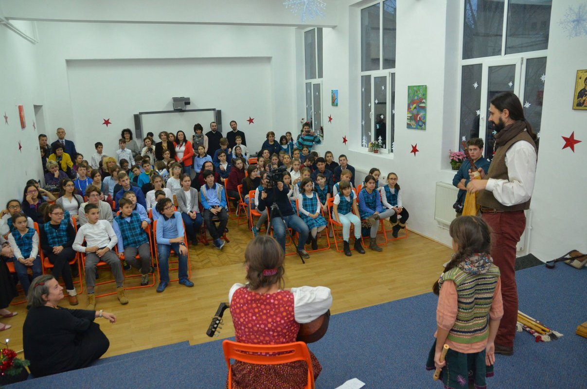 Educaţia privirii la Şcoala „Anastasia Popescu” 47687