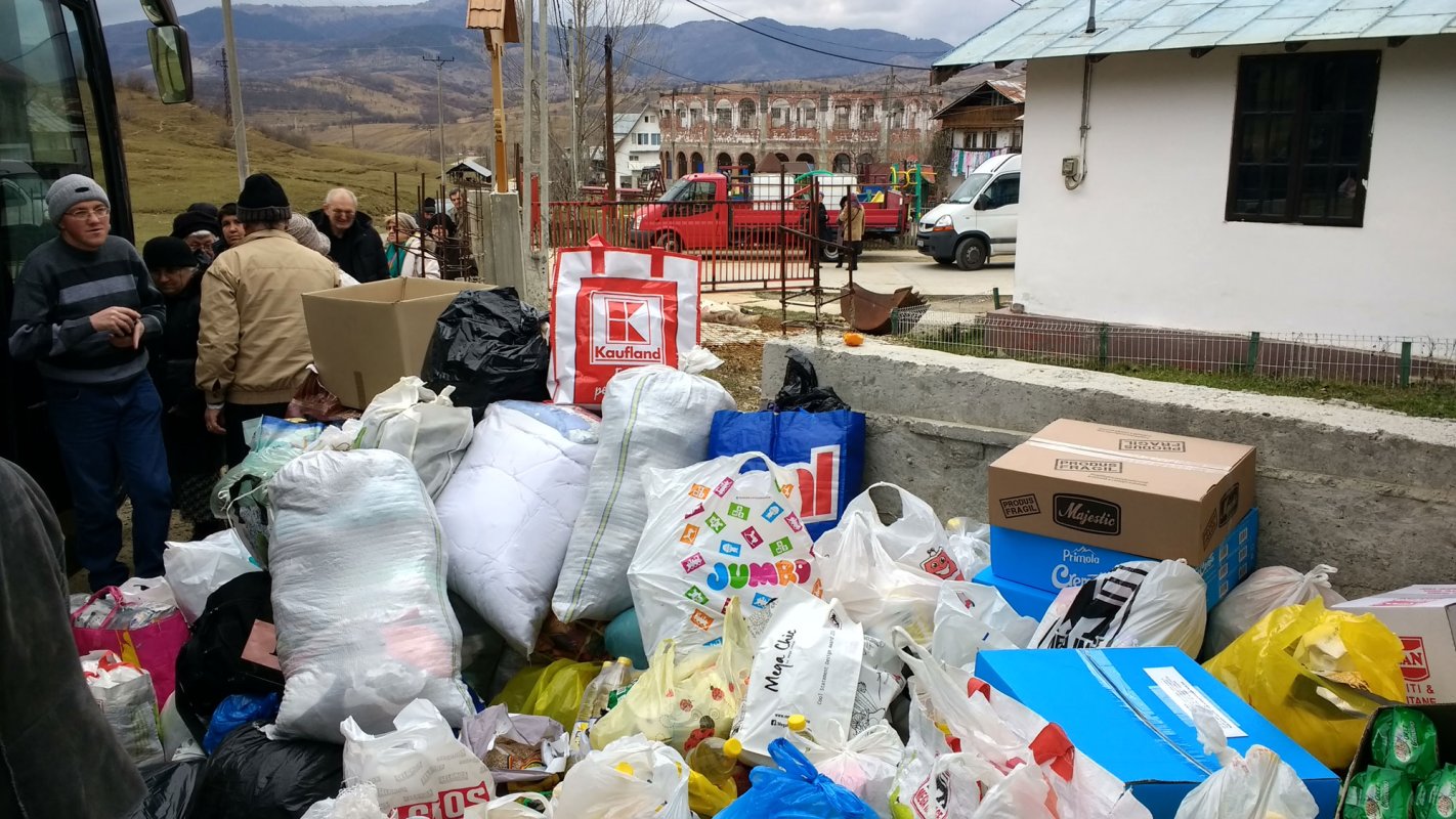 Parohii bucureștene în sprijinul copiilor de la Centrul social Pro Vita 47664