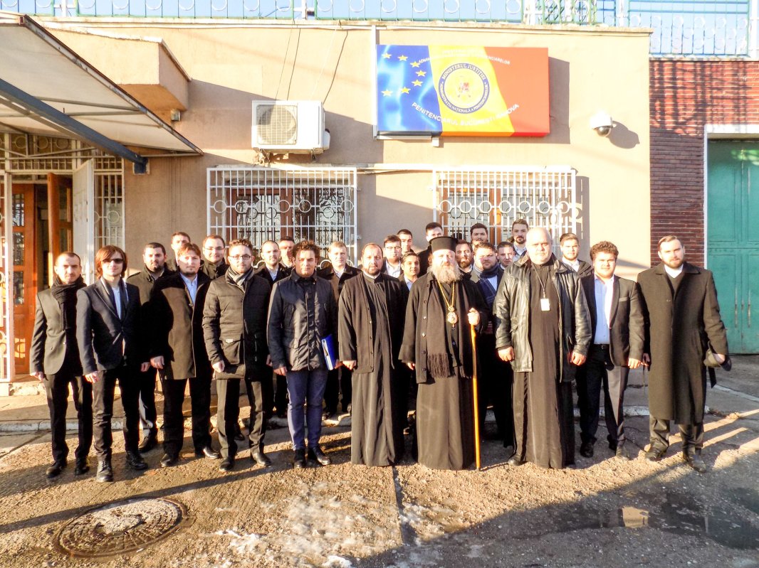 Binecuvântare arhierească pentru deținuți la Rahova 47623