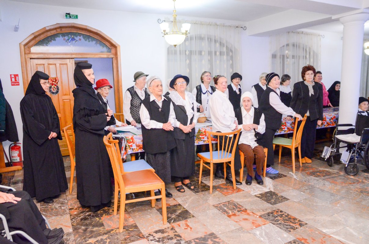 Daruri şi zâmbete pentru persoanele vârstnice 47630