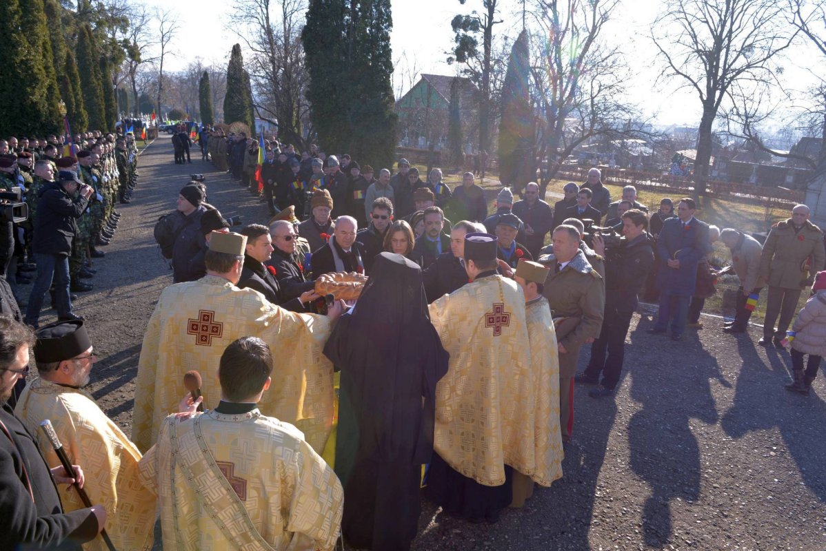 „Dumnezeu să ne dăruiască putere pentru a nu uita lecţia trecutului“ 47574