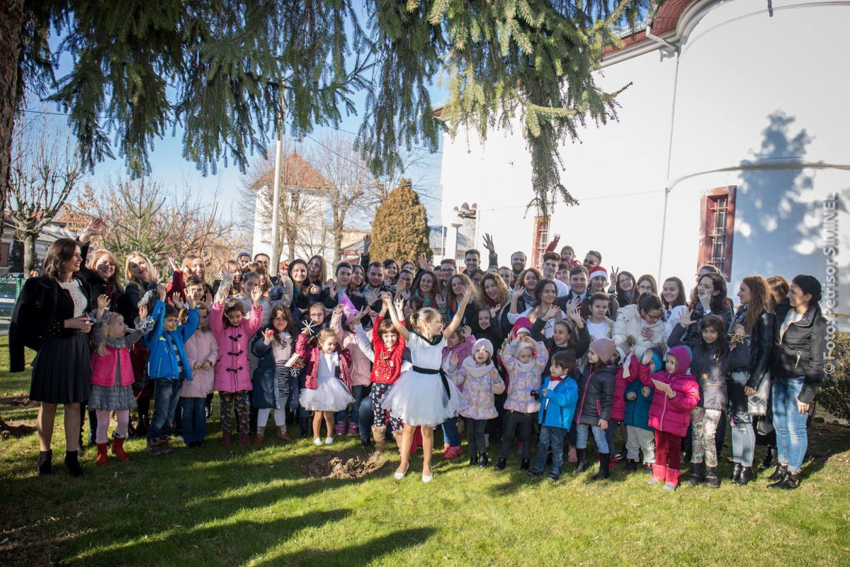 Târgul ornamentelor de Crăciun de la Parohia Oota 47593