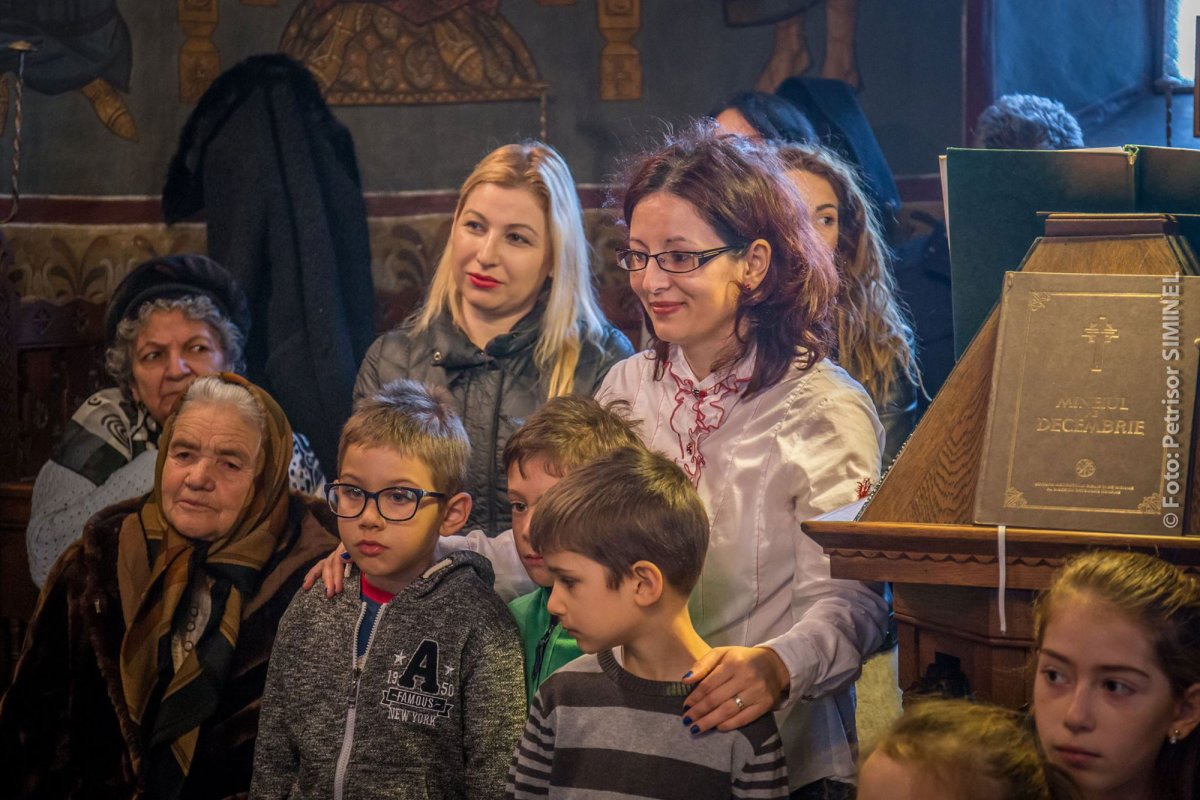 Târgul ornamentelor de Crăciun de la Parohia Oota 47595