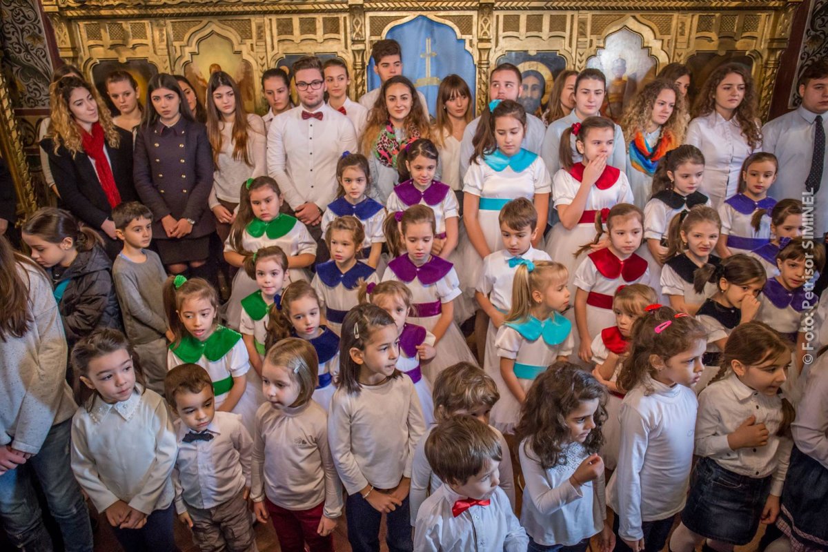 Târgul ornamentelor de Crăciun de la Parohia Oota 47596