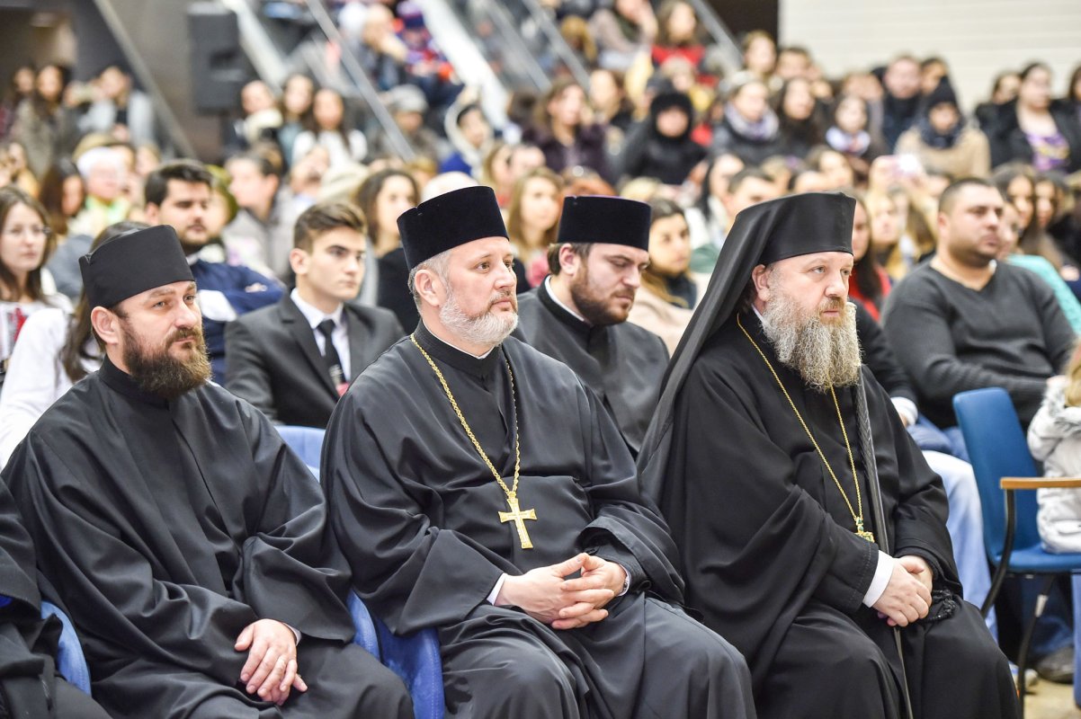 Mângâiere în suferință, adusă copiilor 47558