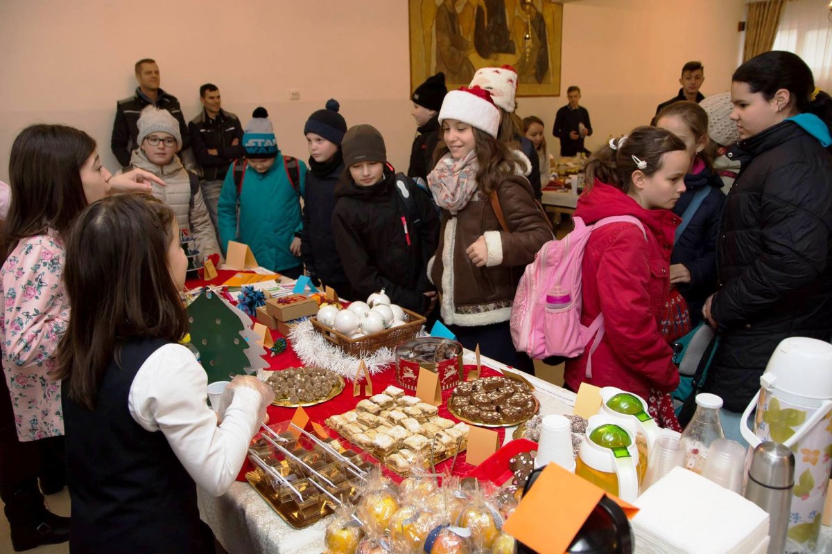 Colinde şi fapte de filantropie în Transilvania 47493