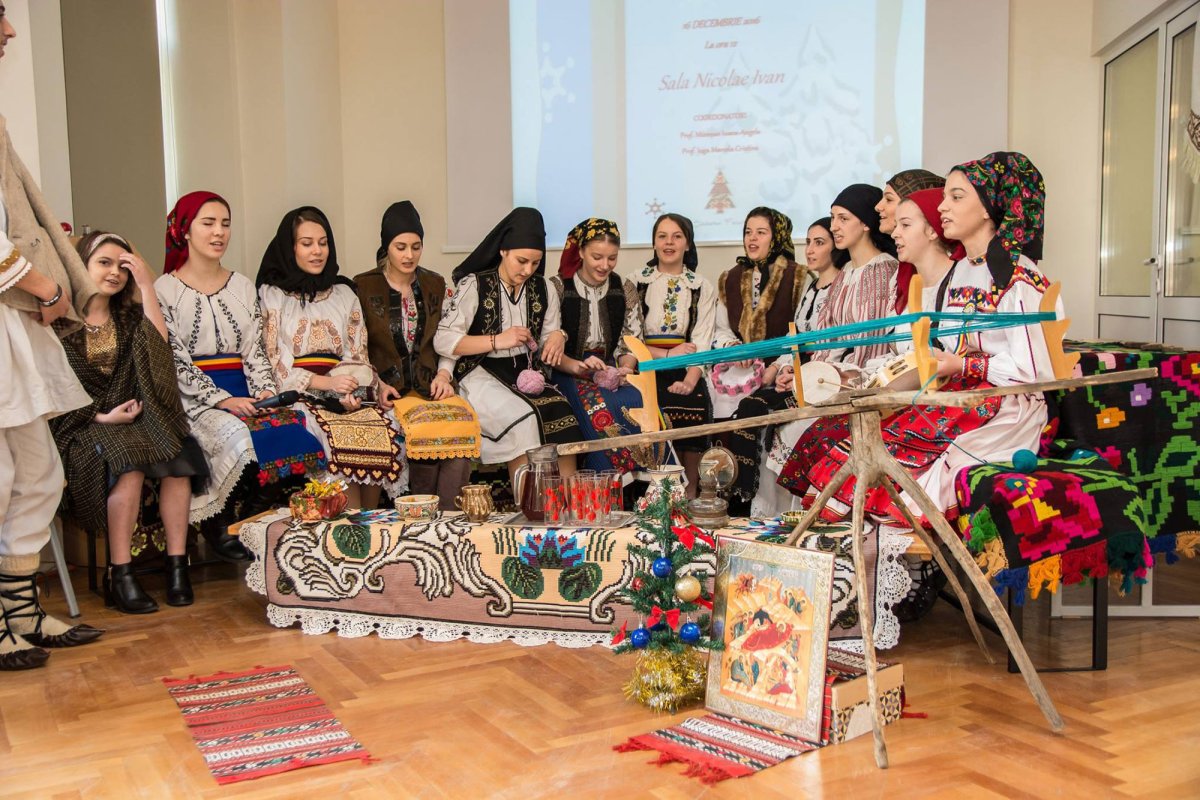 Colinde şi fapte de filantropie în Transilvania 47497