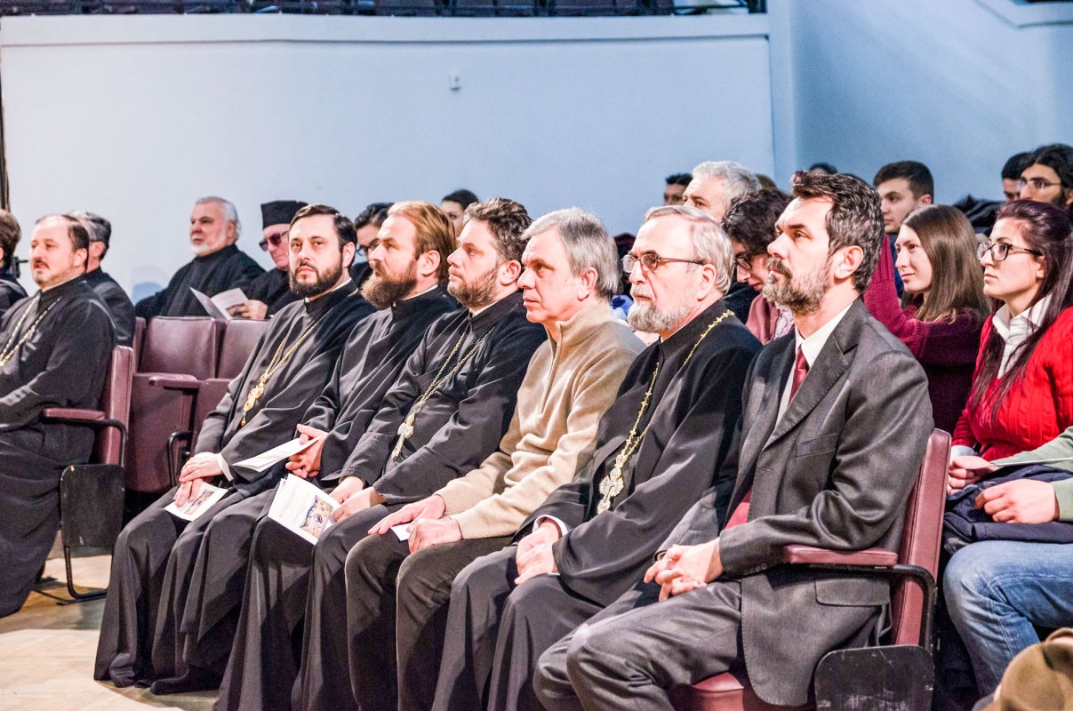 Concertul de colinde al teologilor bucureşteni 47476