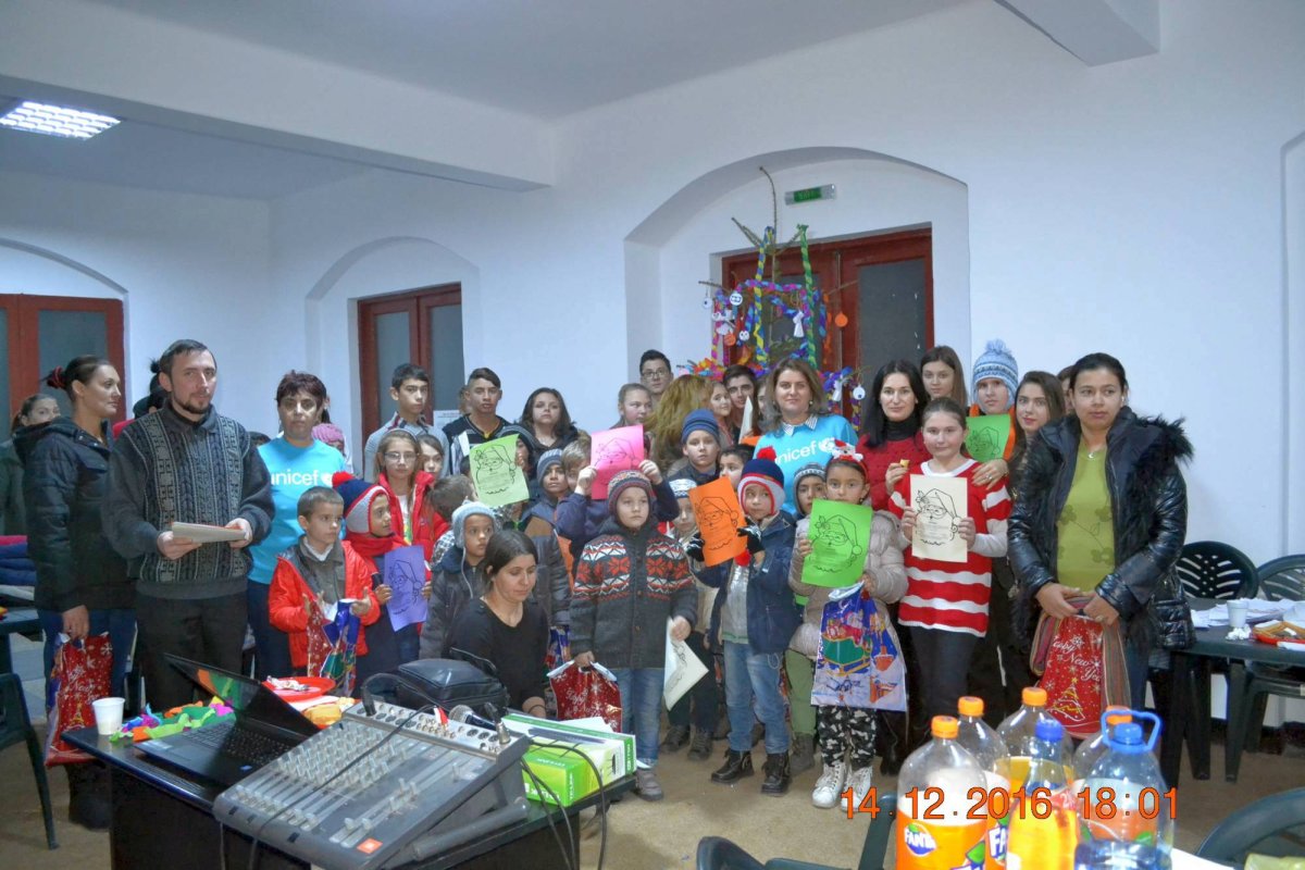 Proiectul educaţional „Poveşti la gura sobei“, la Târgu Ocna 47457