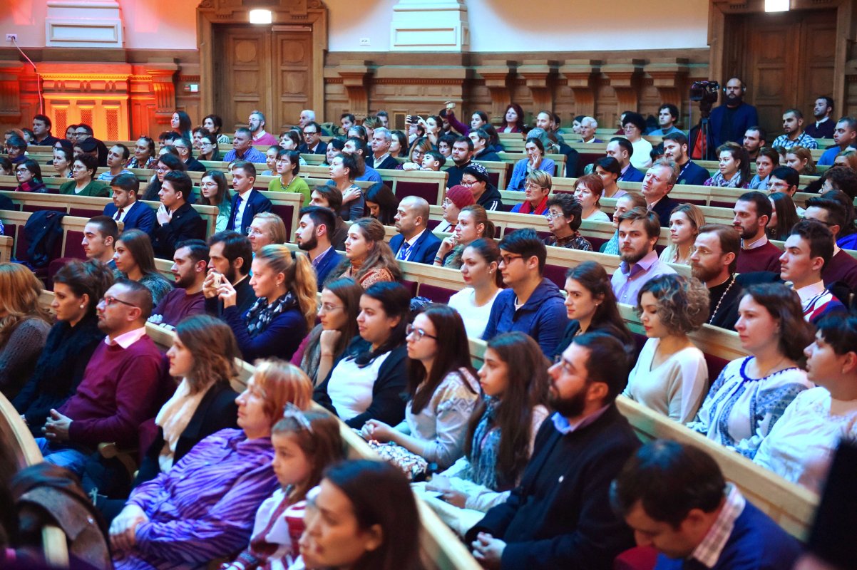 Anotimpul colindelor şi al darurilor 47383