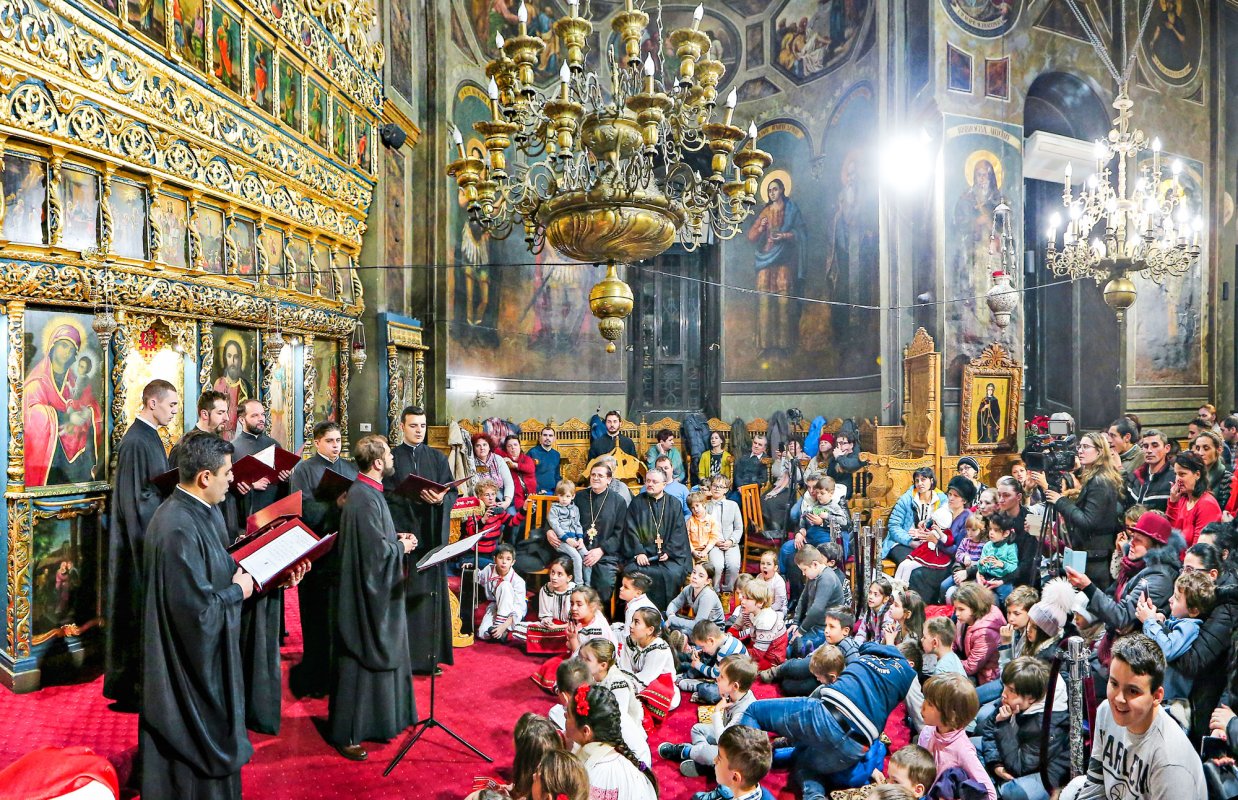 Colinde şi daruri pentru copii la Biserica „Sfântul Anton” – Curtea Veche 47315