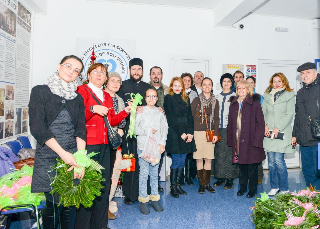 Daruri pentru nevoiași din partea Parohiei Zlătari 47314