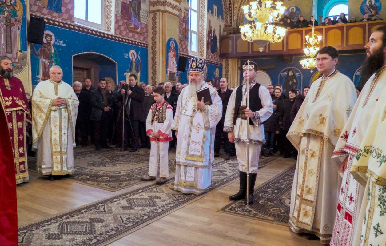 Hramuri şi slujiri arhiereşti în Transilvania 47295
