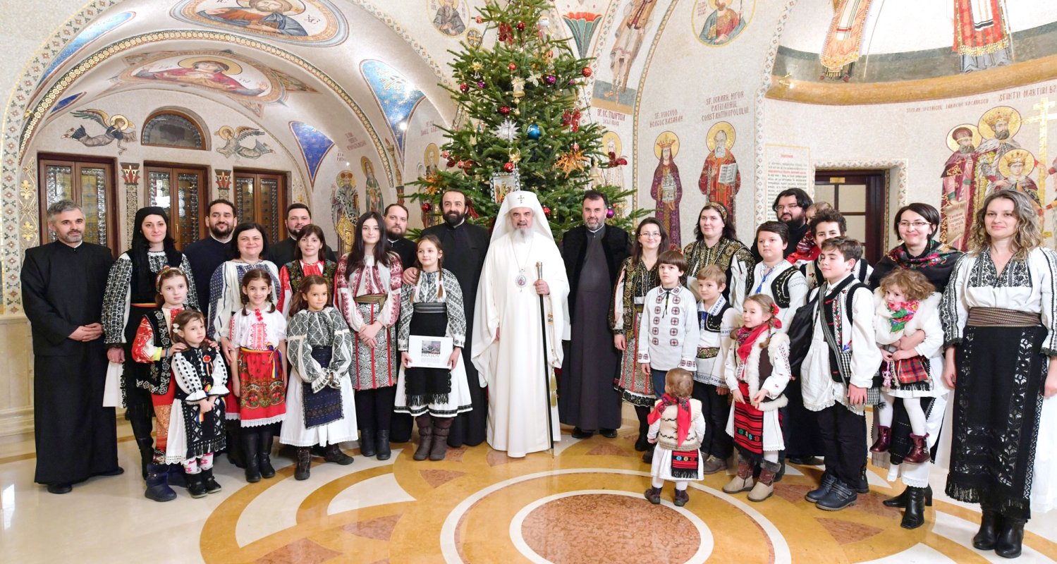 Cete de colindători la Reşedinţa Patriarhală 47263