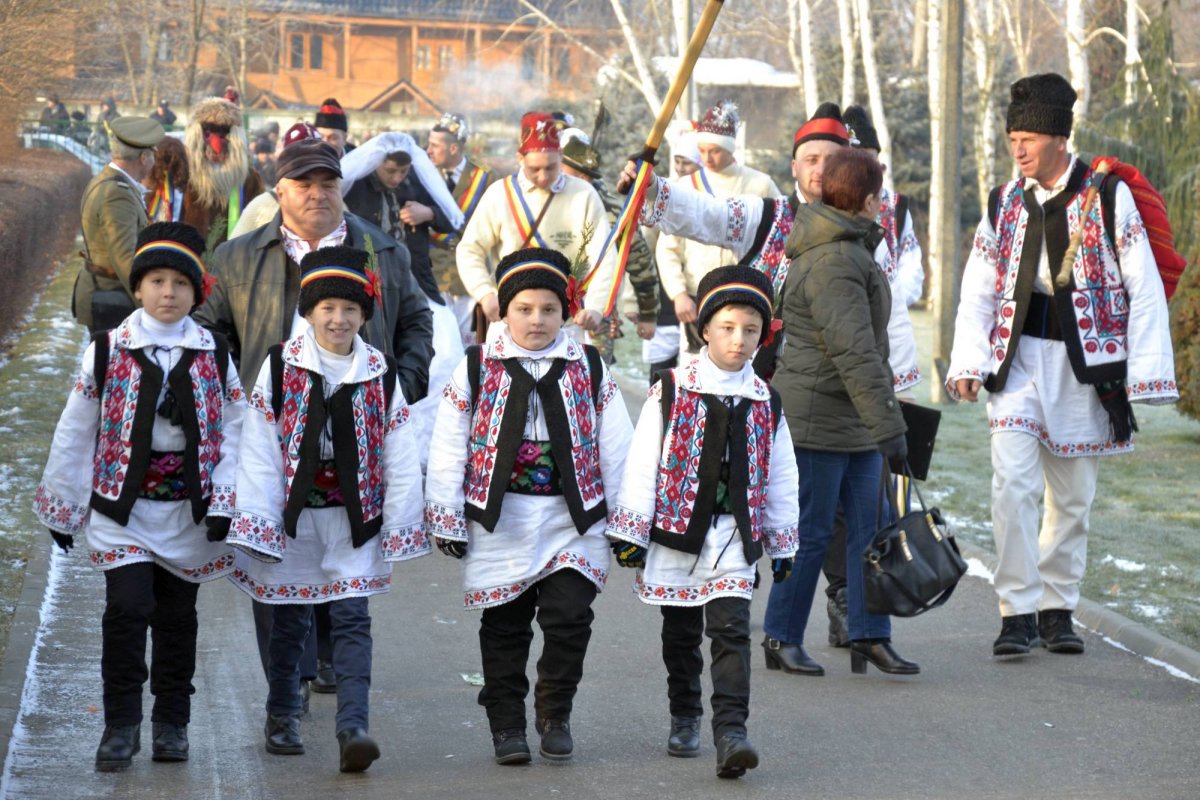 Colindul de ceată bărbătească, în patrimoniul imaterial UNESCO 47095