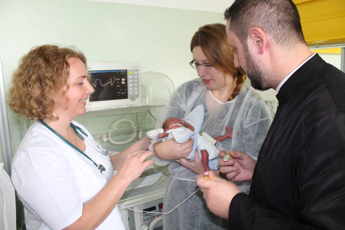 De Crăciun, la Maternitatea Giuleşti minunile poartă nume de copii 47147