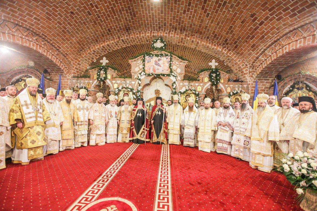 Întronizarea noului Episcop al Maramureșului și Sătmarului 46978