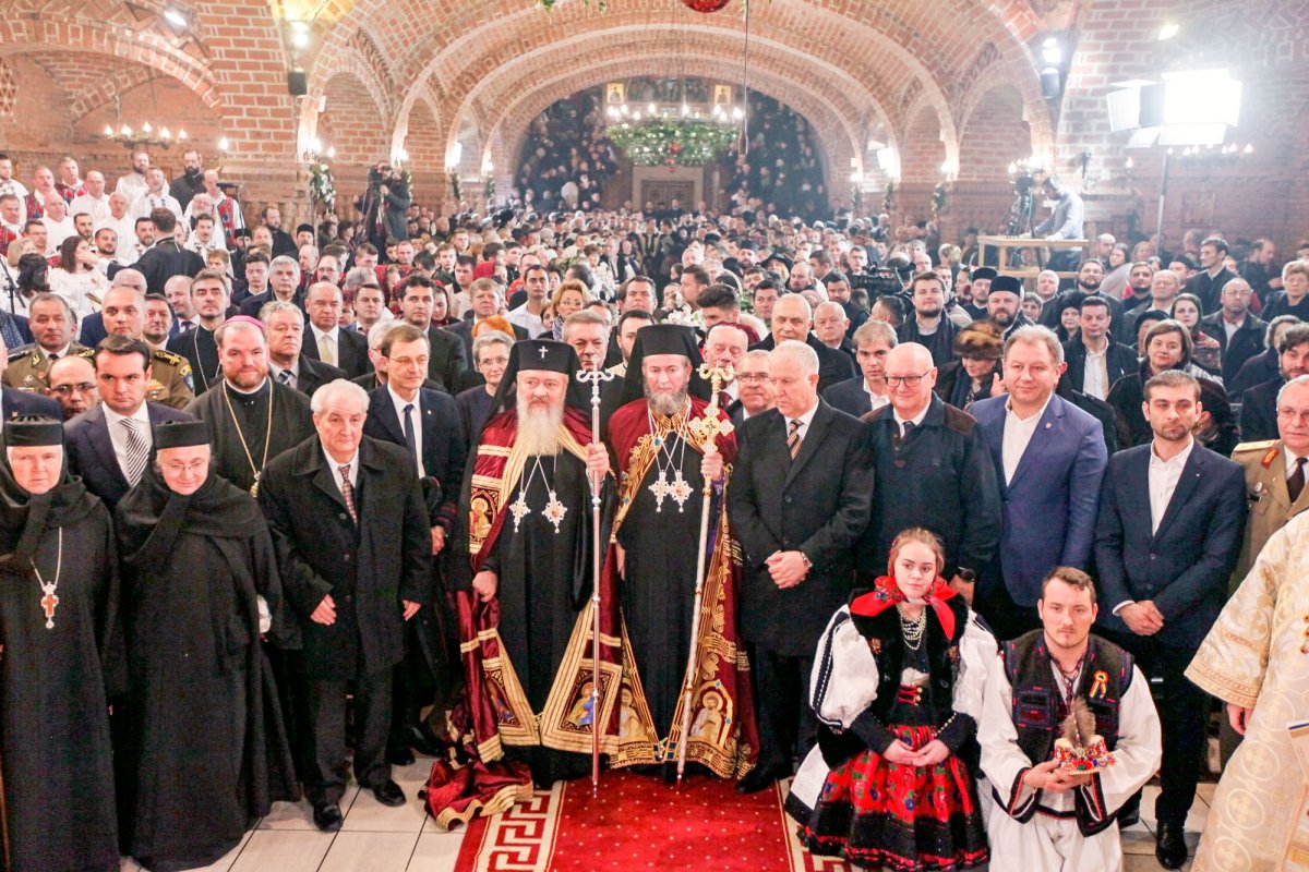 Întronizarea noului Episcop al Maramureșului și Sătmarului 46985