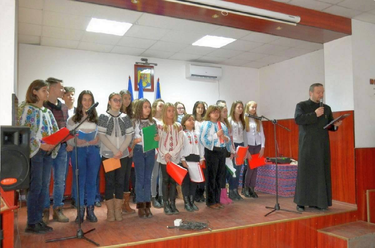 Spectacol de colinde şi cântece populare la Penitenciarul Botoşani 46965