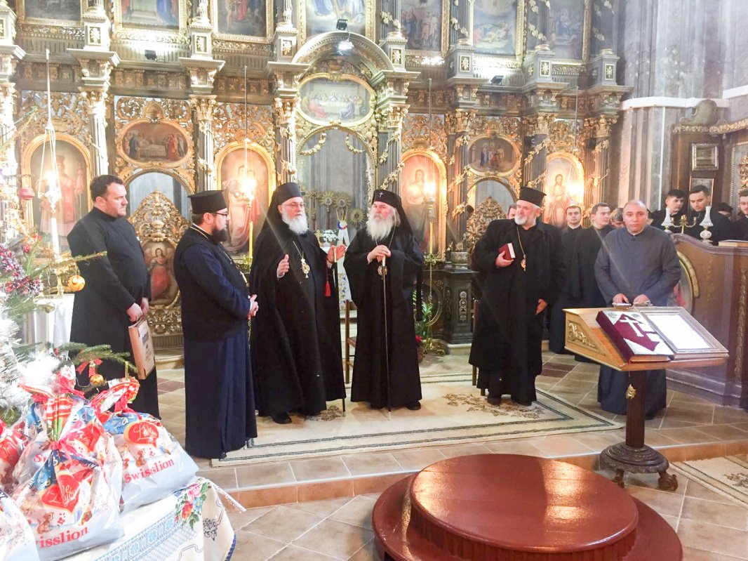 Zile de aleasă bucurie  în Mitropolia Banatului 46930