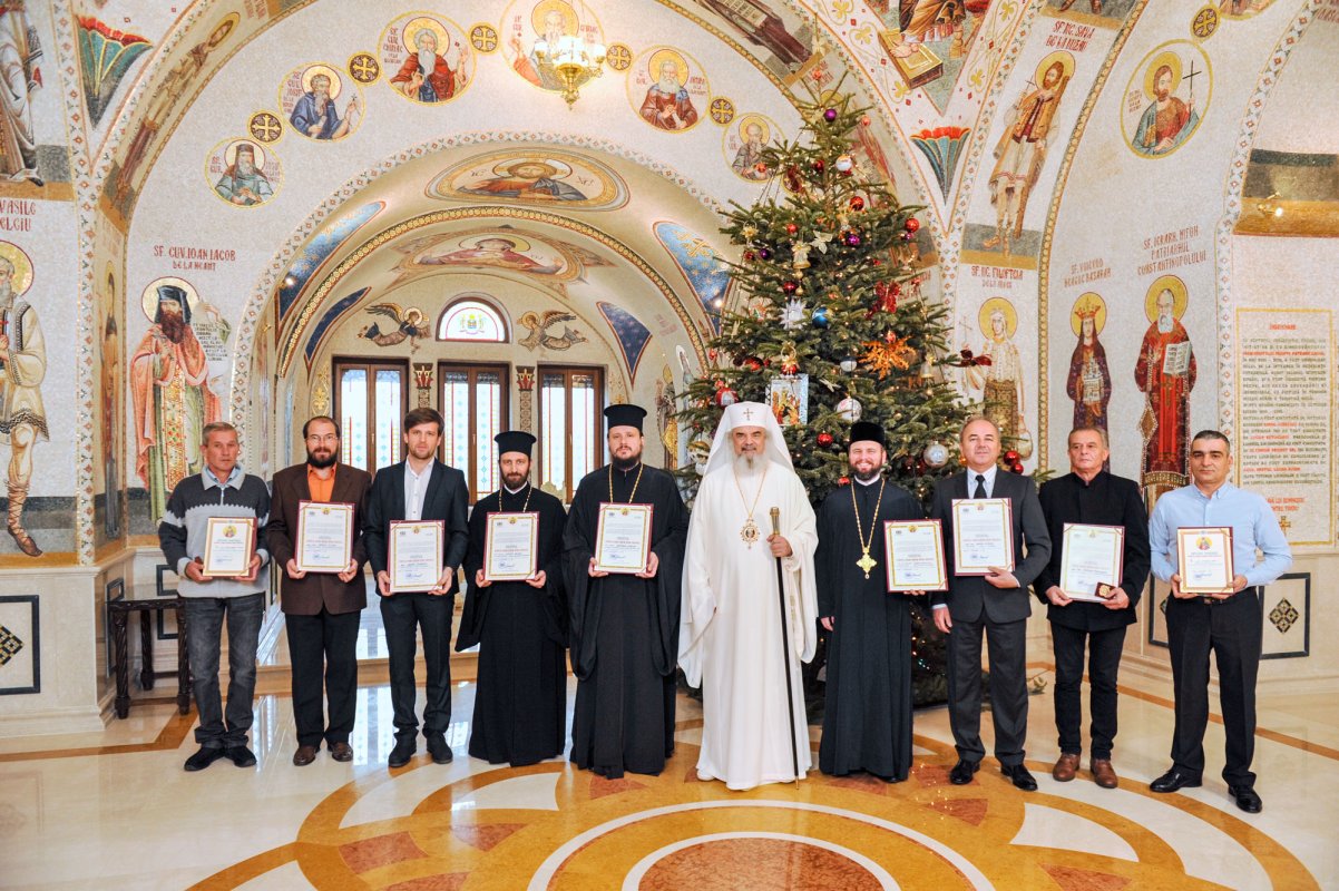 Distincţii de vrednicie acordate de Patriarhul României 46848