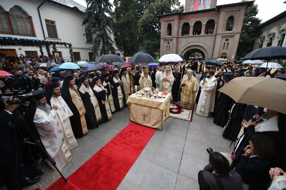 Oaspeți străini la sărbătoarea Sfântului Ierarh Antim 46722