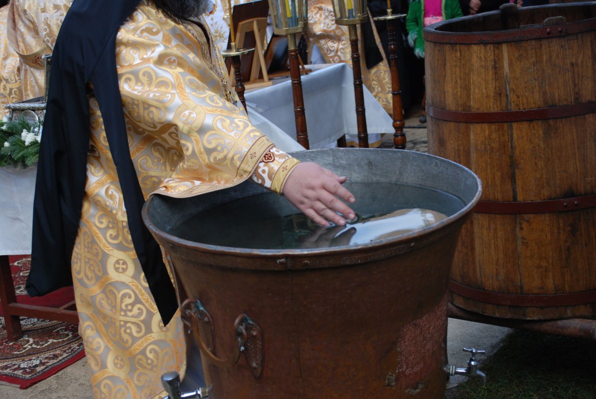 Praznicul Bobotezei în Mitropolia Olteniei 46609