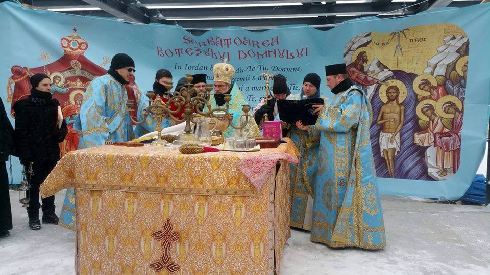 Botezul Domnului la catedrala din Roman 46460