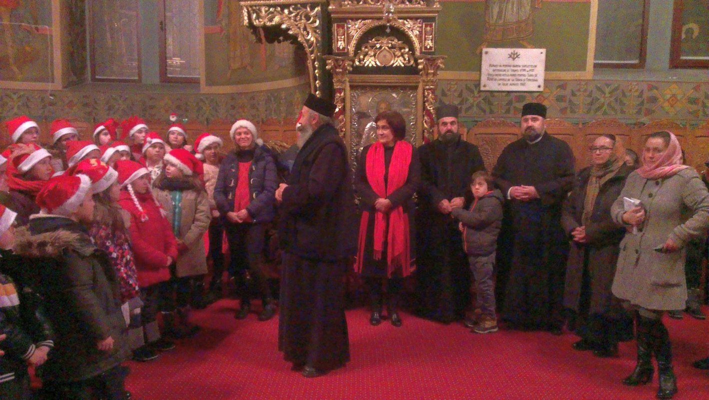 „Juniorii Operei“ din Iaşi au concertat în Protopopiatul Oneşti 46409