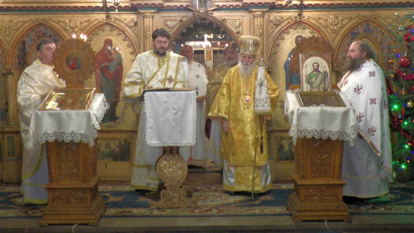 Slujire arhierească în cea mai veche biserică din Suceava 46405