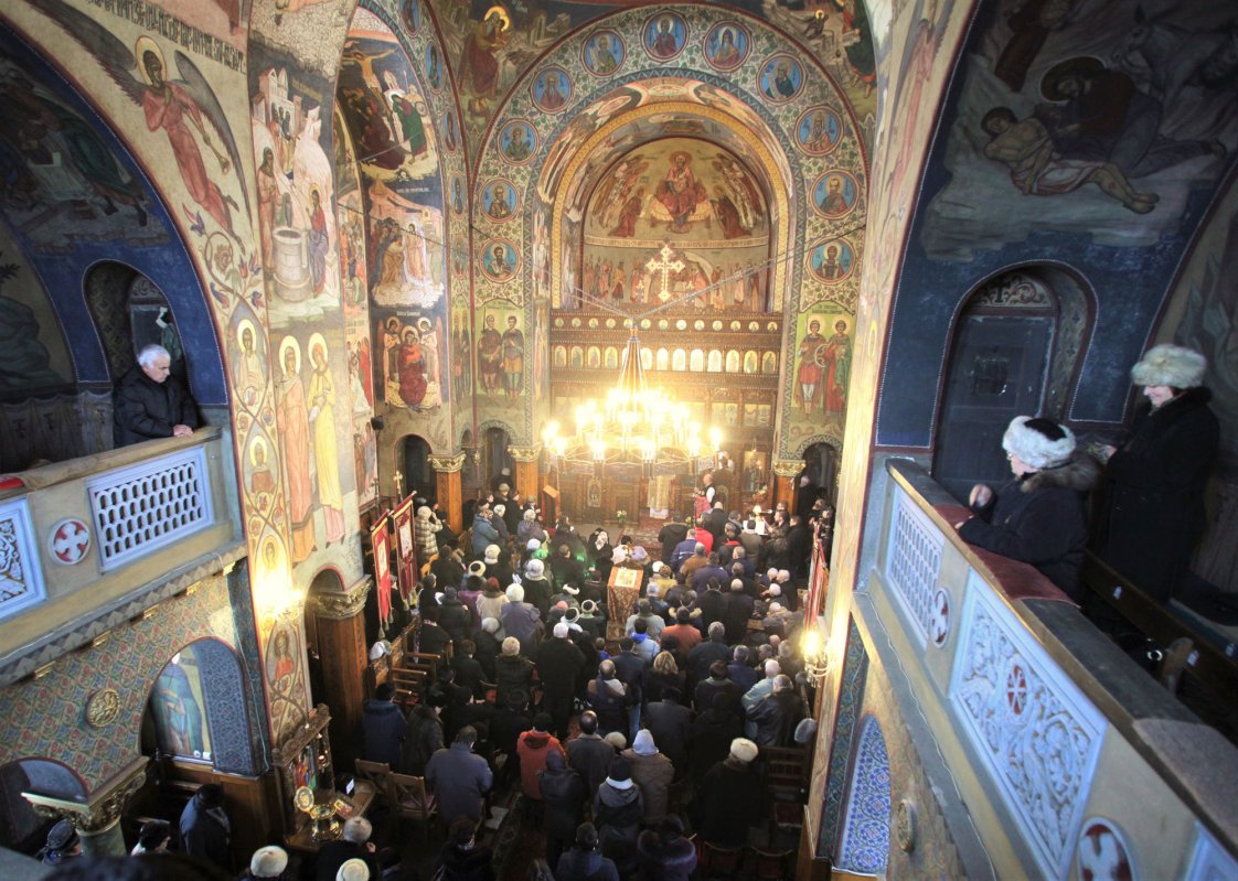 Binecuvântări și slujiri arhierești în parohiile ardelene 46352