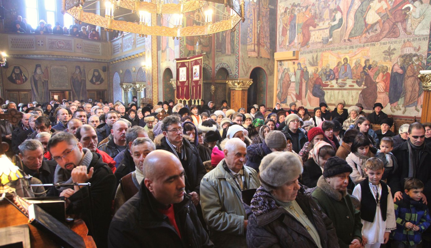 Binecuvântări și slujiri arhierești în parohiile ardelene 46359