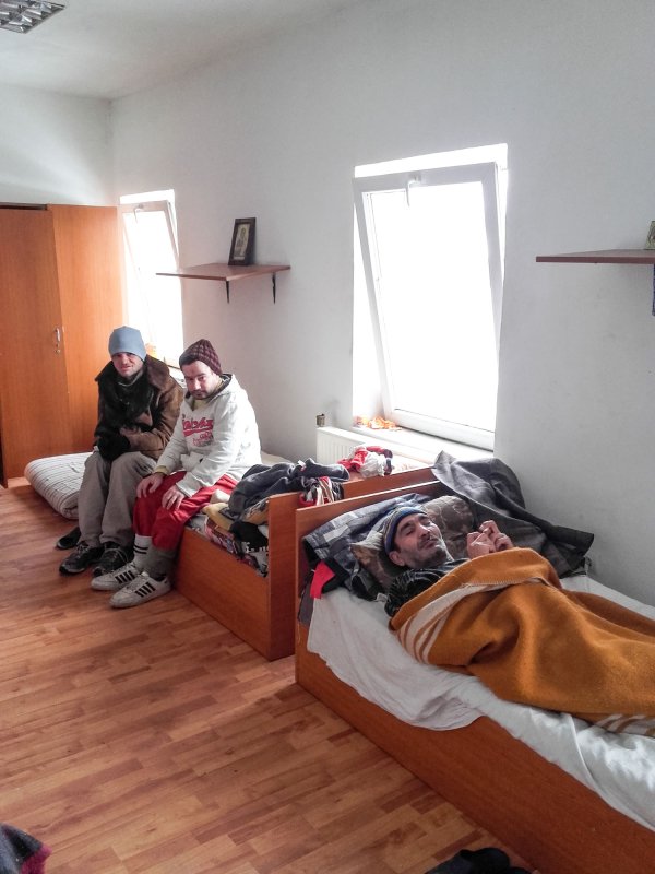 Biserica, alături de persoanele fără adăpost 46328