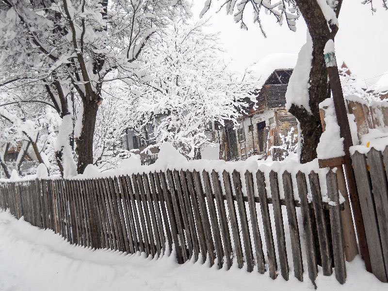 Persoanele afectate de ger, ninsori și viscol, ajutate de preoți 46311