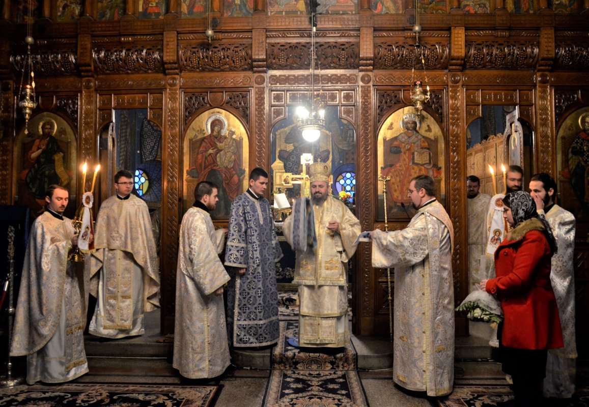 Slujire arhierească și hirotonie la Deva 46234