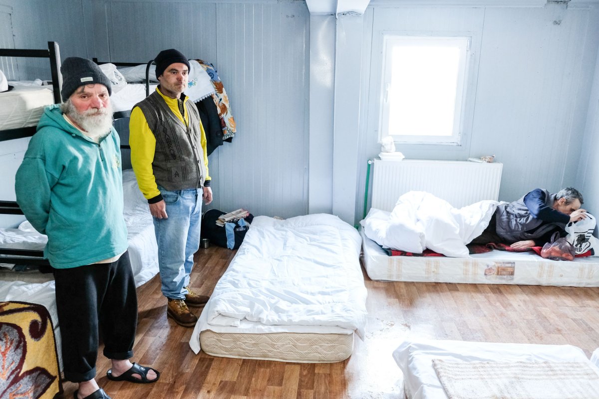 Hrană caldă pentru persoanele fără adăpost 46174