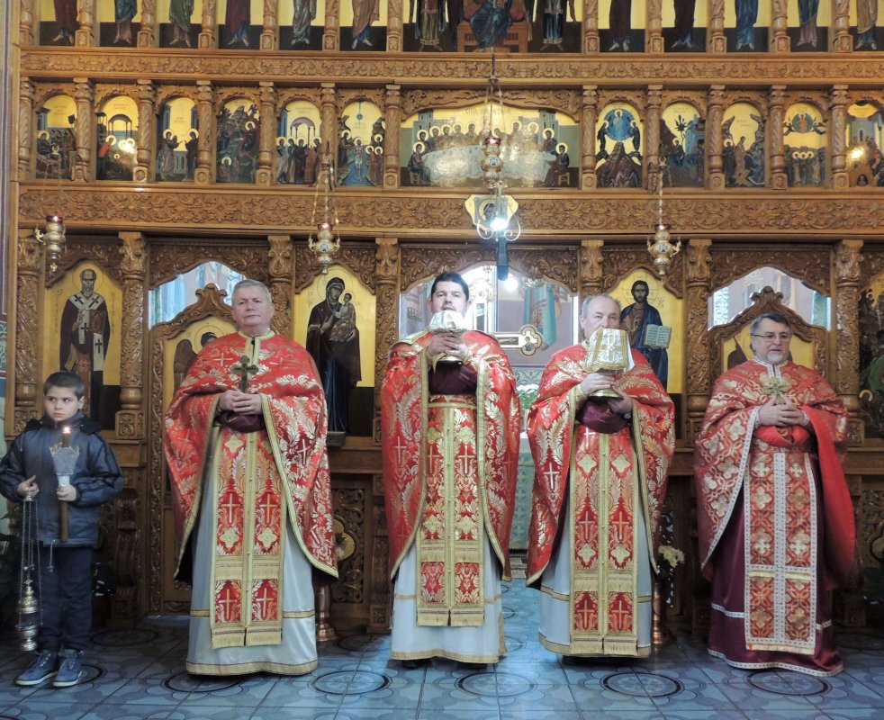 Tinerii olimpici sărbătoriți la Biserica „Nașterea Domnului” 46106