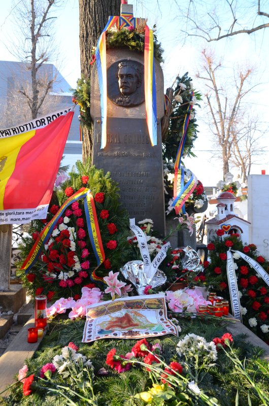 Evocări și slujbe de pomenire de ziua poetului național 46069