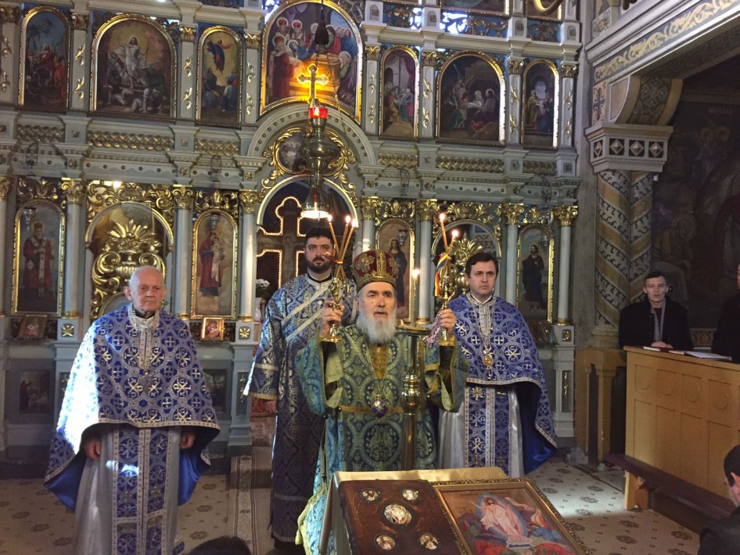 Liturghii arhierești în Mitropolia Banatului 46060