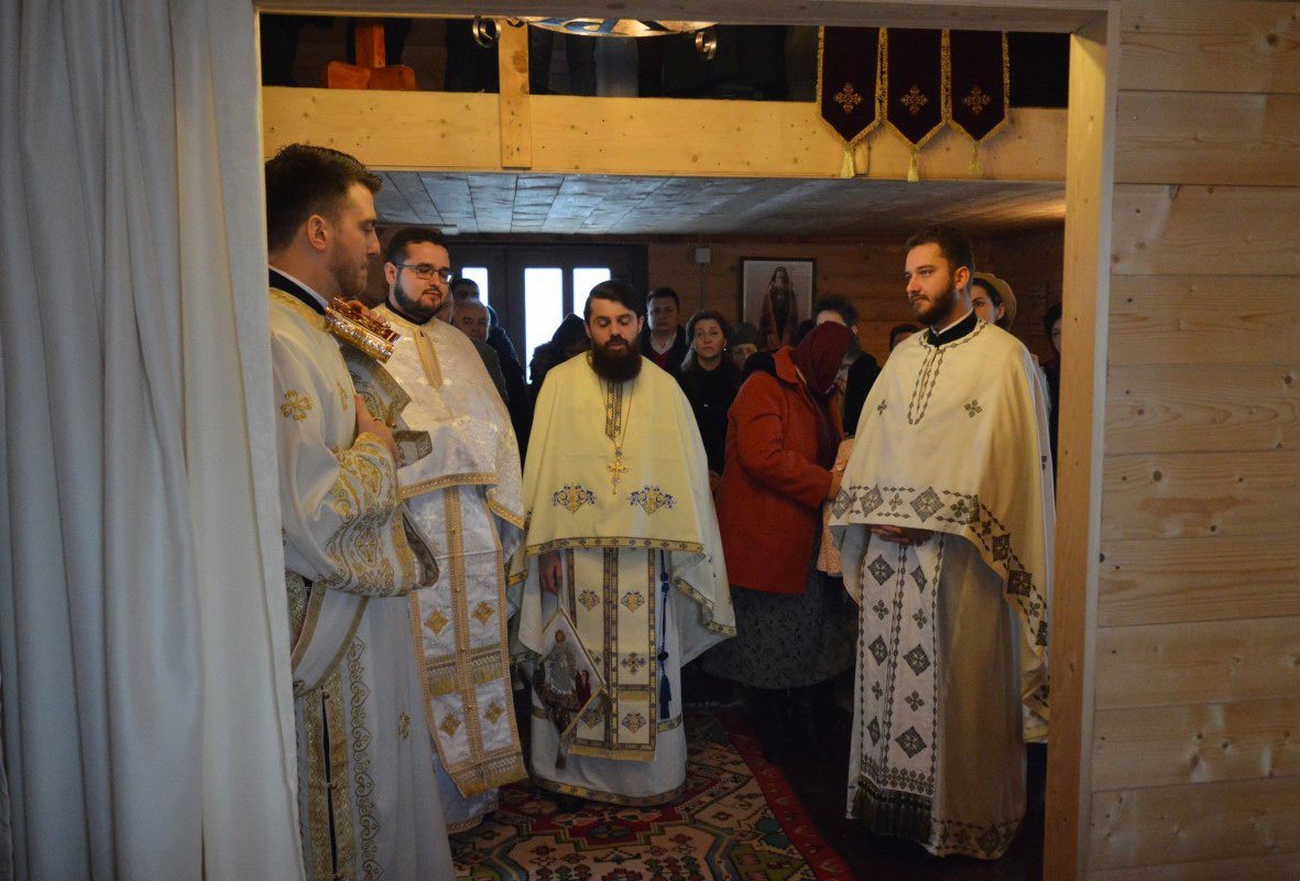 Slujiri arhierești și hramuri în locașe de cult transilvane 46044