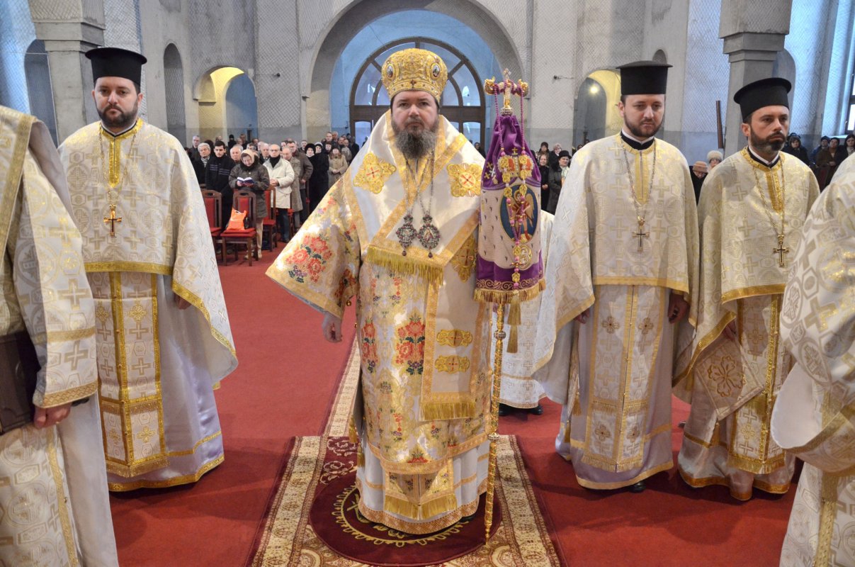 Slujiri arhierești și hramuri în locașe de cult transilvane 46046