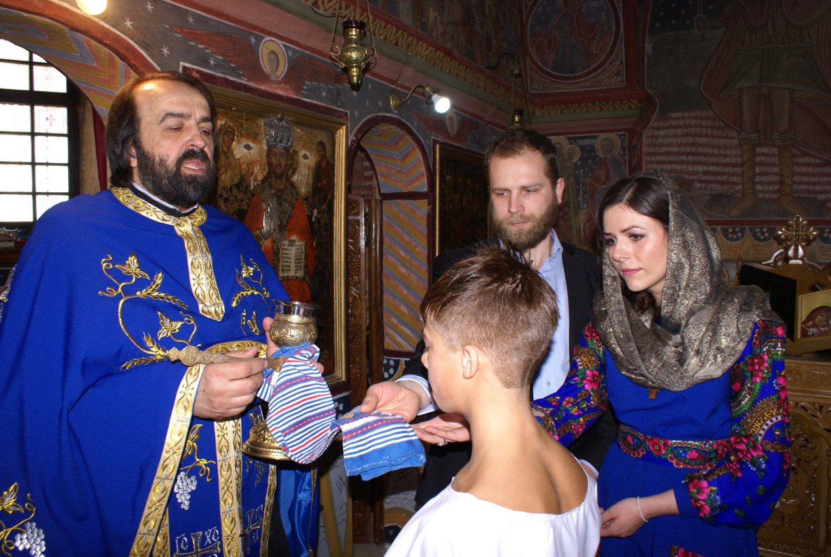 Campania „Crăciunul continuă” a Asociaţiei „Sfânta Maria” Cristian 45995