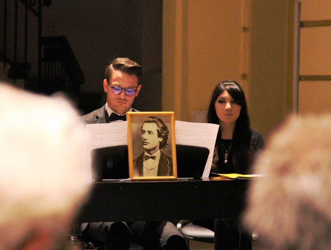 Manifestări culturale dedicate poetului Mihai Eminescu 45986