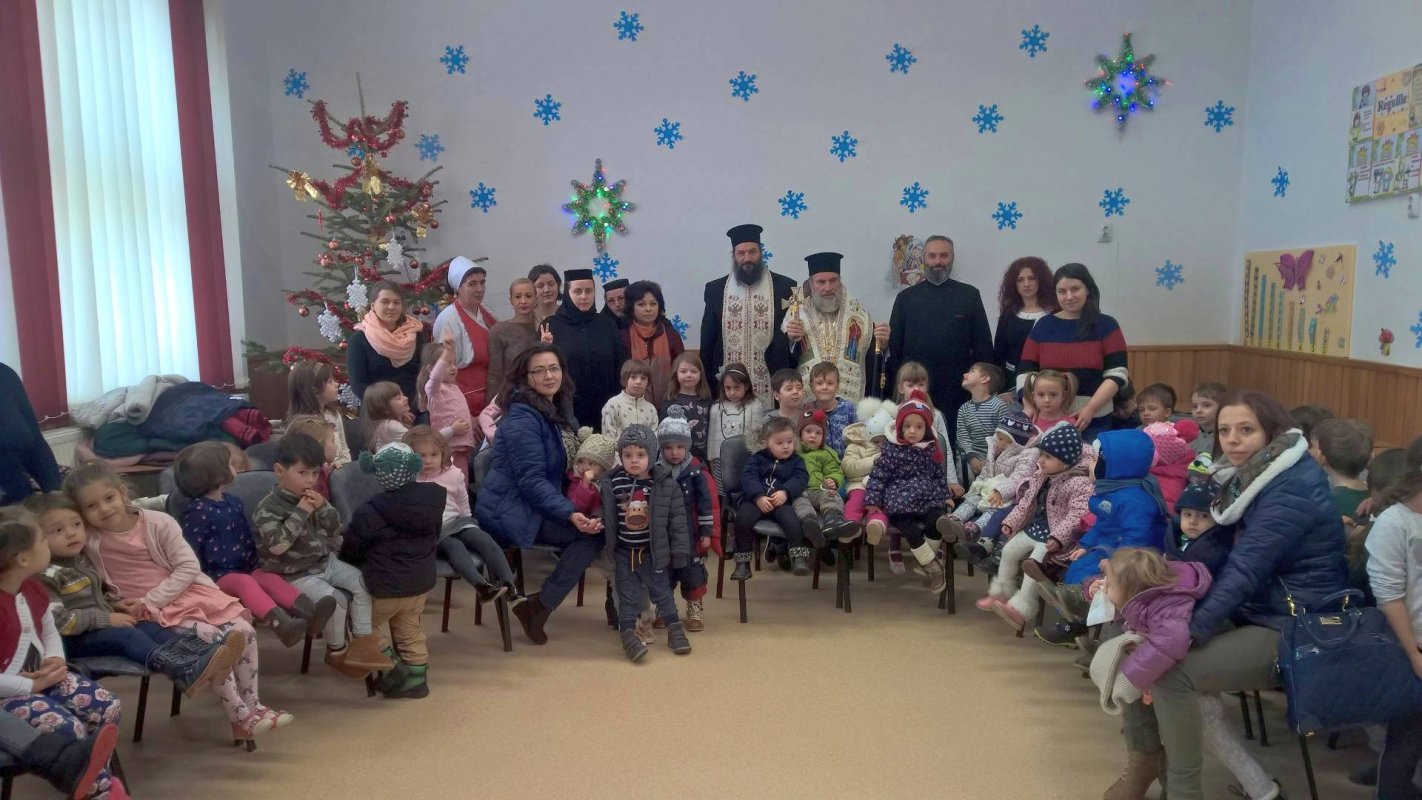 Binecuvântare pentru copiii din cadrul Fundaţiei „Episcop Melchisedec“ 45935