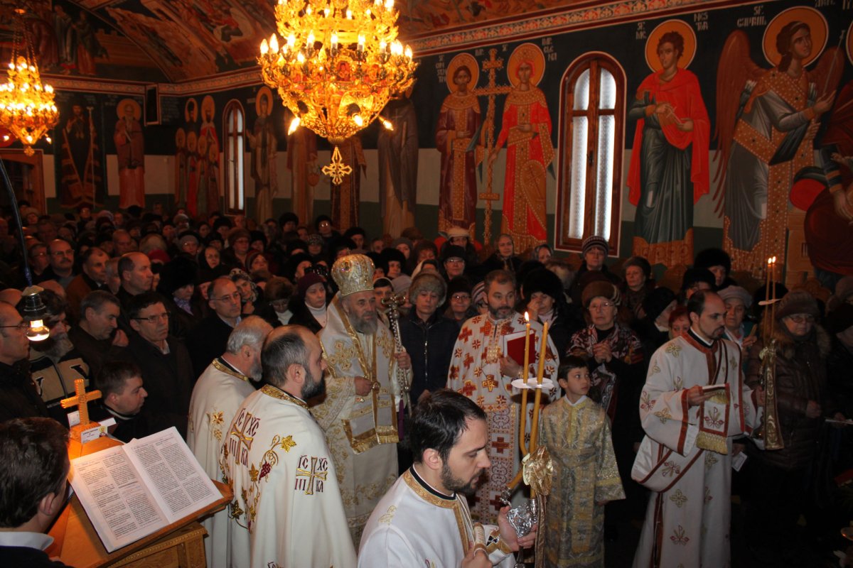 Hramuri şi slujiri arhiereşti în Muntenia şi Dobrogea 45969