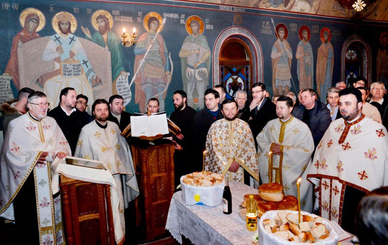 Hramuri şi slujiri arhiereşti în Muntenia şi Dobrogea 45970